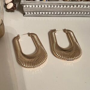 Gold fashion earrings